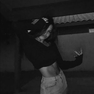 Meet your Posher, Demi